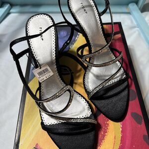 Fioni Black Kornell 59215-04 and Silver strappy high heels Sandals Size 8.5 NWT